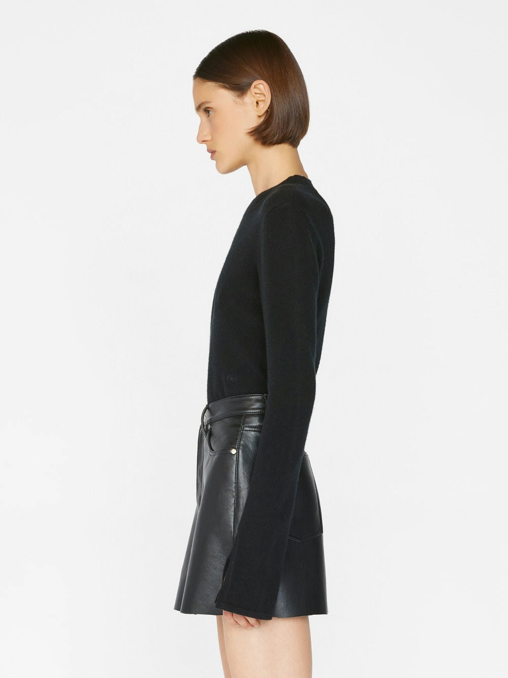 sweater side view alt:fit1